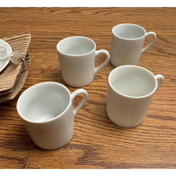 VINTAGE BENJAMIN & MEDWIN 8 PIECE‎ WHITE DEMITASSE ESPRESSO SET 4 CUPS/4 SAUCERS - Picture 2 of 7